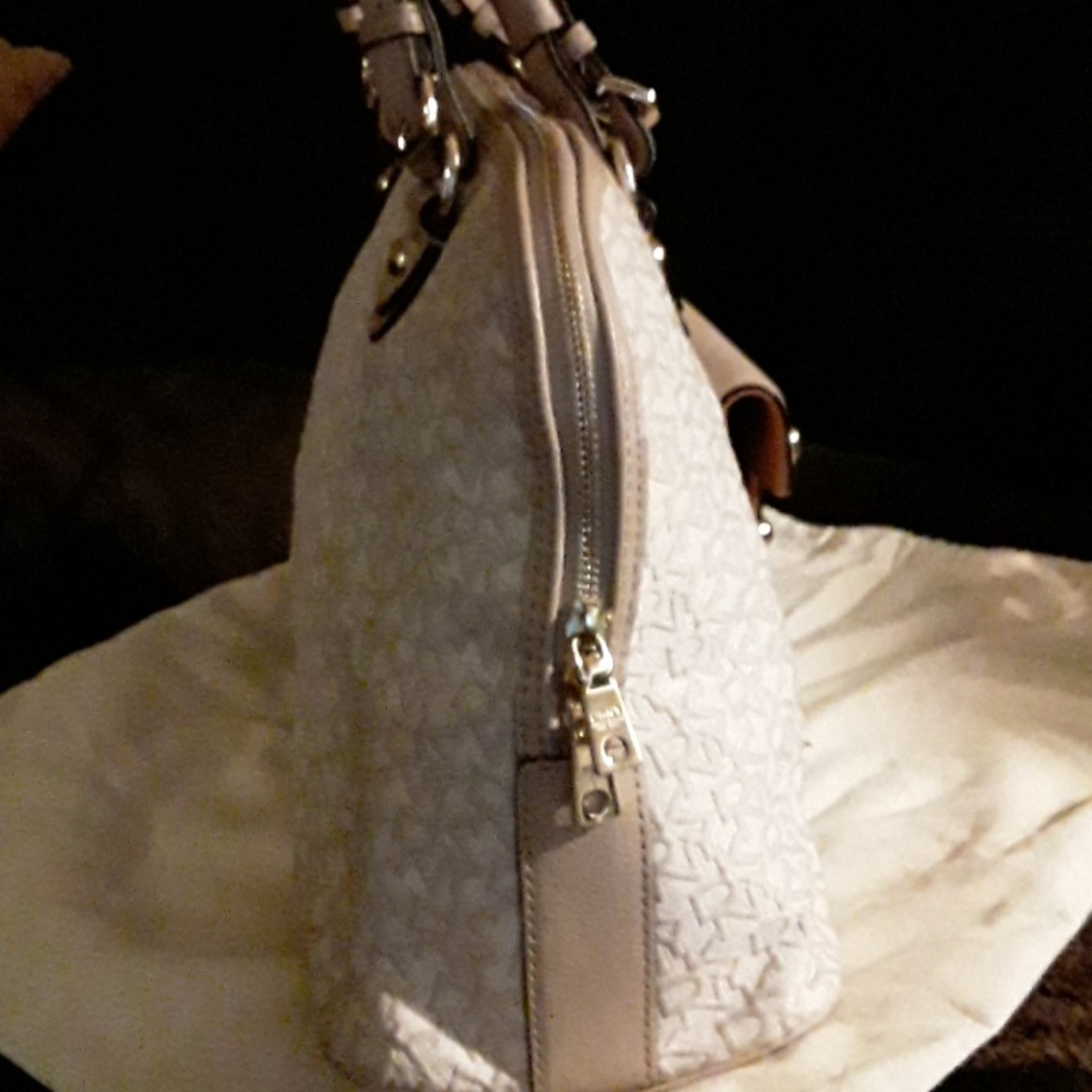 DKNY purse - Picture 4 of 8